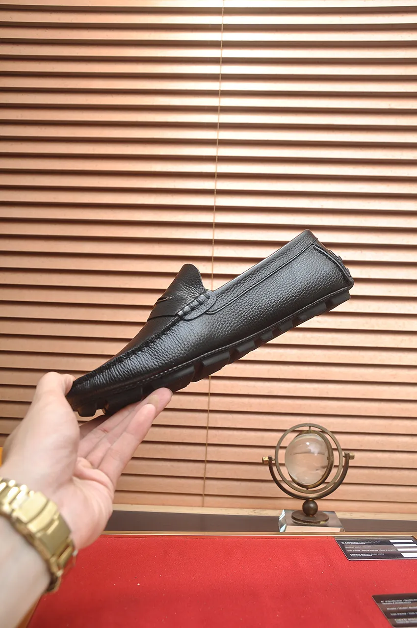 Men's men's shoes 💰420💶 [LV Doudou shoes] (water-dyed cowhide lining) new model is on the market, available on the official website. The new Doudou shoes are processed into single-color materials, and the uppers are made of imported horsehide leather. The body of the shoe is fully hemmed with mark thread, and is lined with imported original cowhide leather. The elegant shoe shape is super suitable for all-matching, and the size is 38-44.